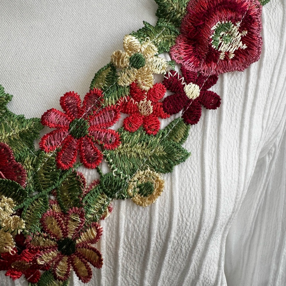 SHEIN White Blouse with Red Floral Embroidery - Picture 3 of 6